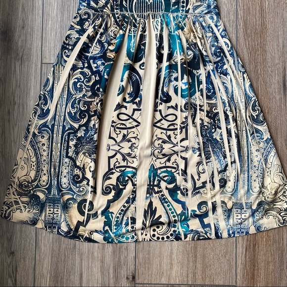 Dress - Picture 6 of 6